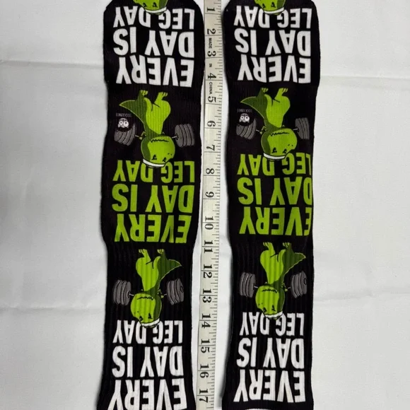 "Every Day Is Leg Day" Unisex Socks - NEW in Bag. - Picture 2 of 6